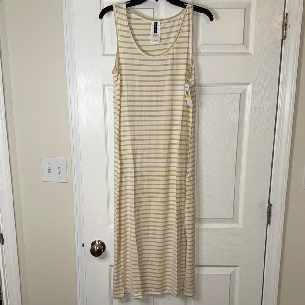 NWT Women’s Jantzen Cream and Tan Striped Sleeveless Maxi Dress Medium